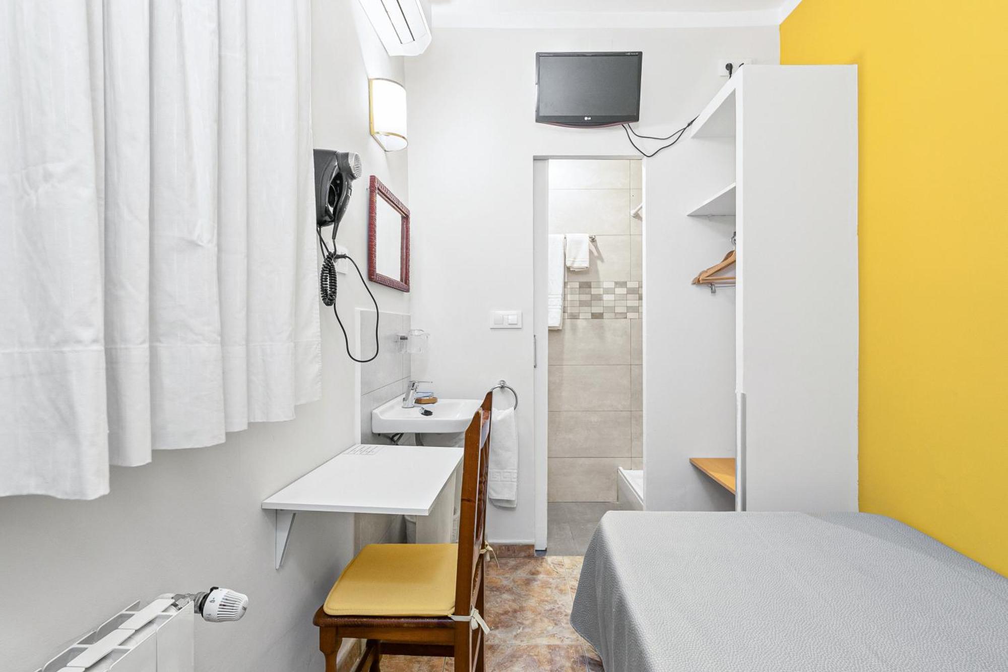 Hostal Santa Ana, Barcelona
